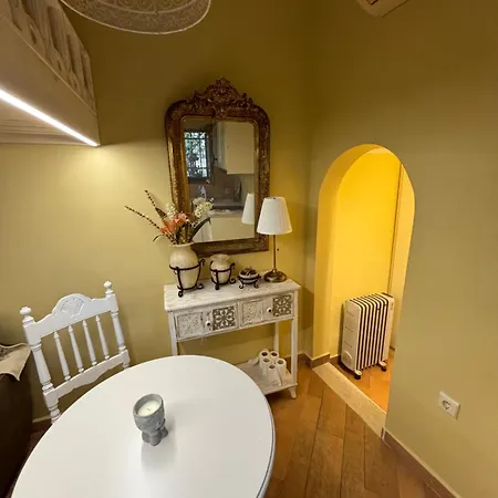 Apartman The Old Town Hideaway *