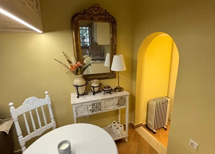 Apartament The Old Town Hideaway *